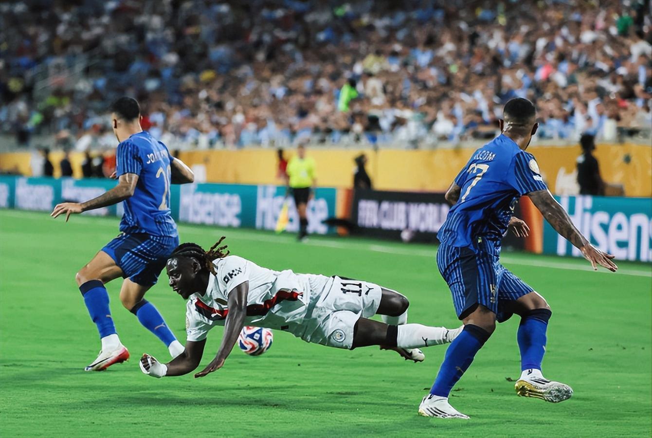 冷门频出！世界杯战况跌宕起伏的简单介绍