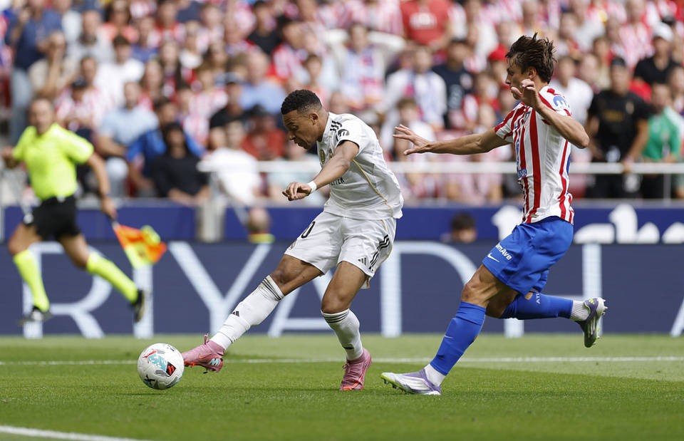 皇马横扫那不勒斯,戈麦斯状态火热 皇马横扫那不勒斯,戈麦斯状态火热