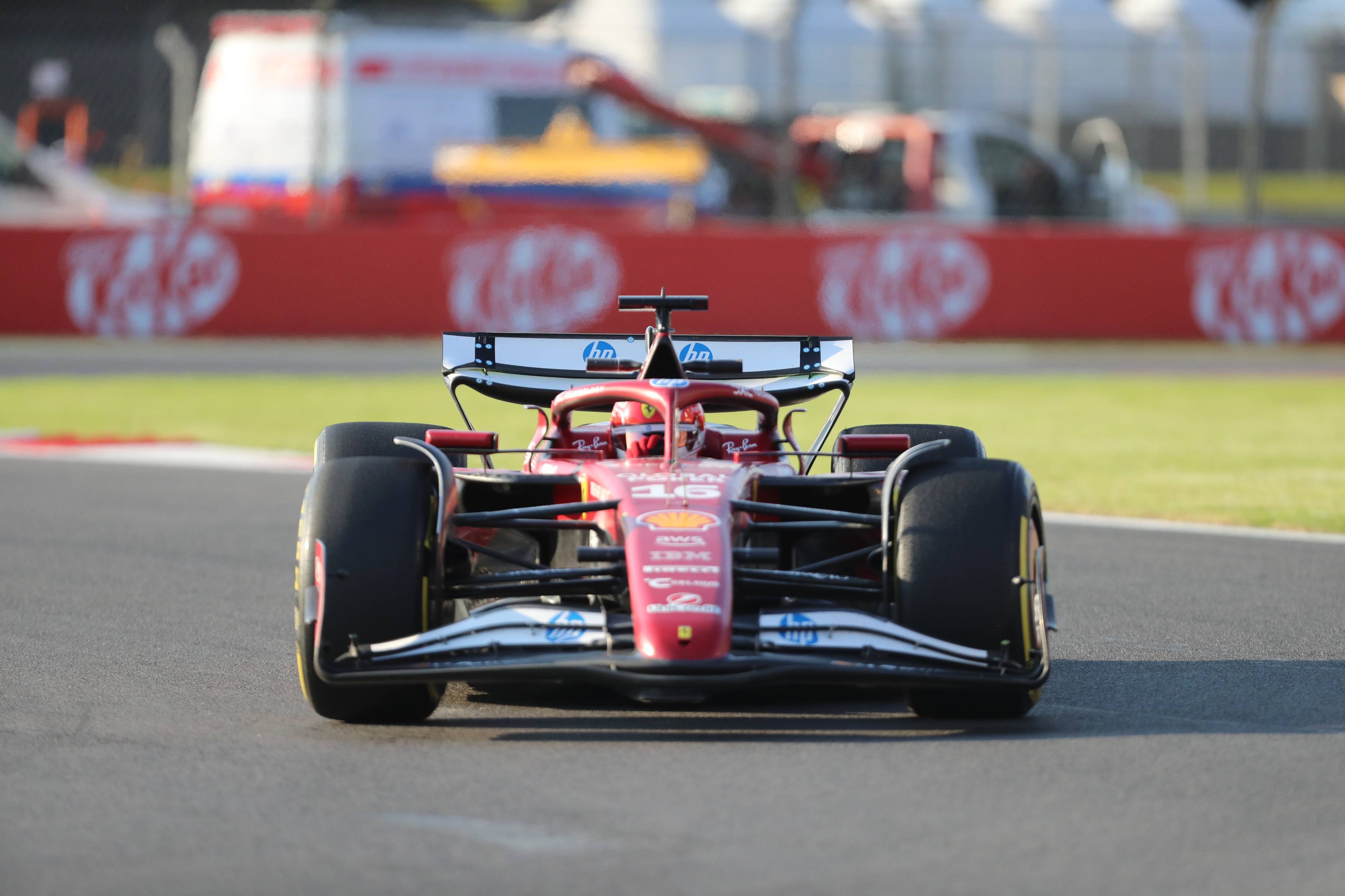 爱游戏在线-红牛车队逆转雷诺车队，阿隆索高光表现