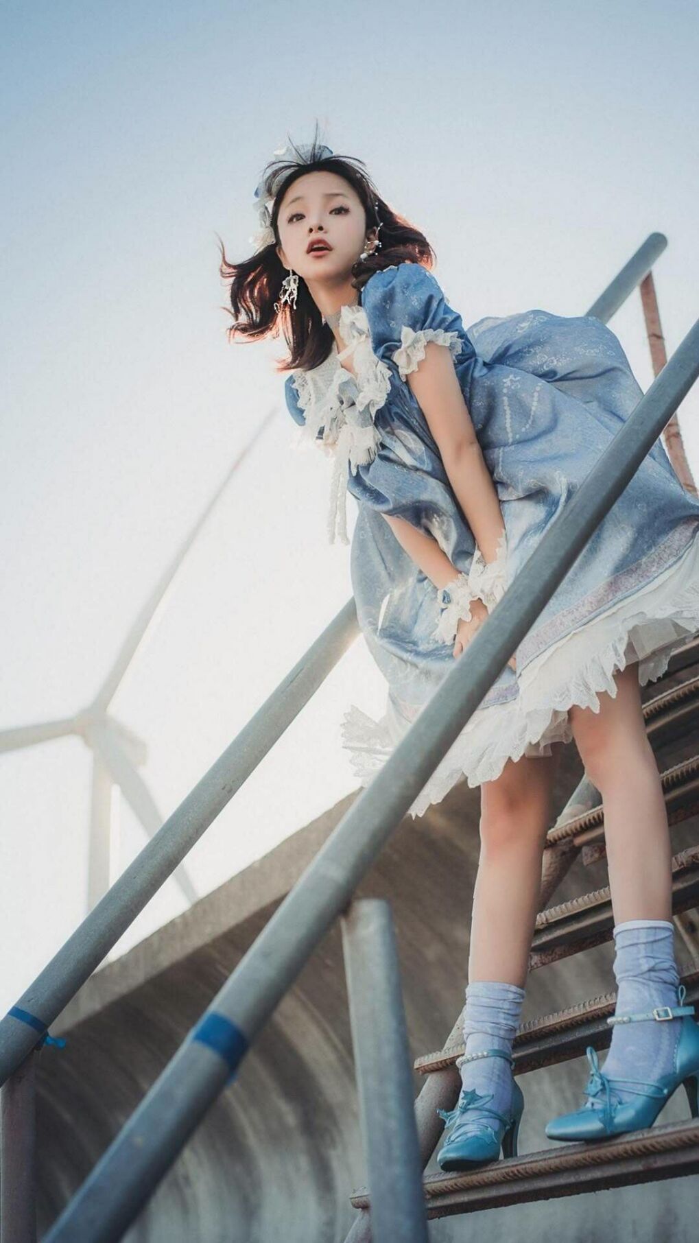 爱游戏APP-冰火交锋，当北欧风暴遭遇南亚热浪，羽翼之下谁主沉浮？