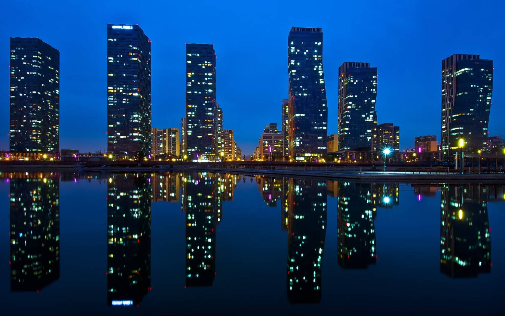 爱游戏在线-古典城堡 vs 红色硝烟，辛纳如何让温网横扫法网，改写网球未来？