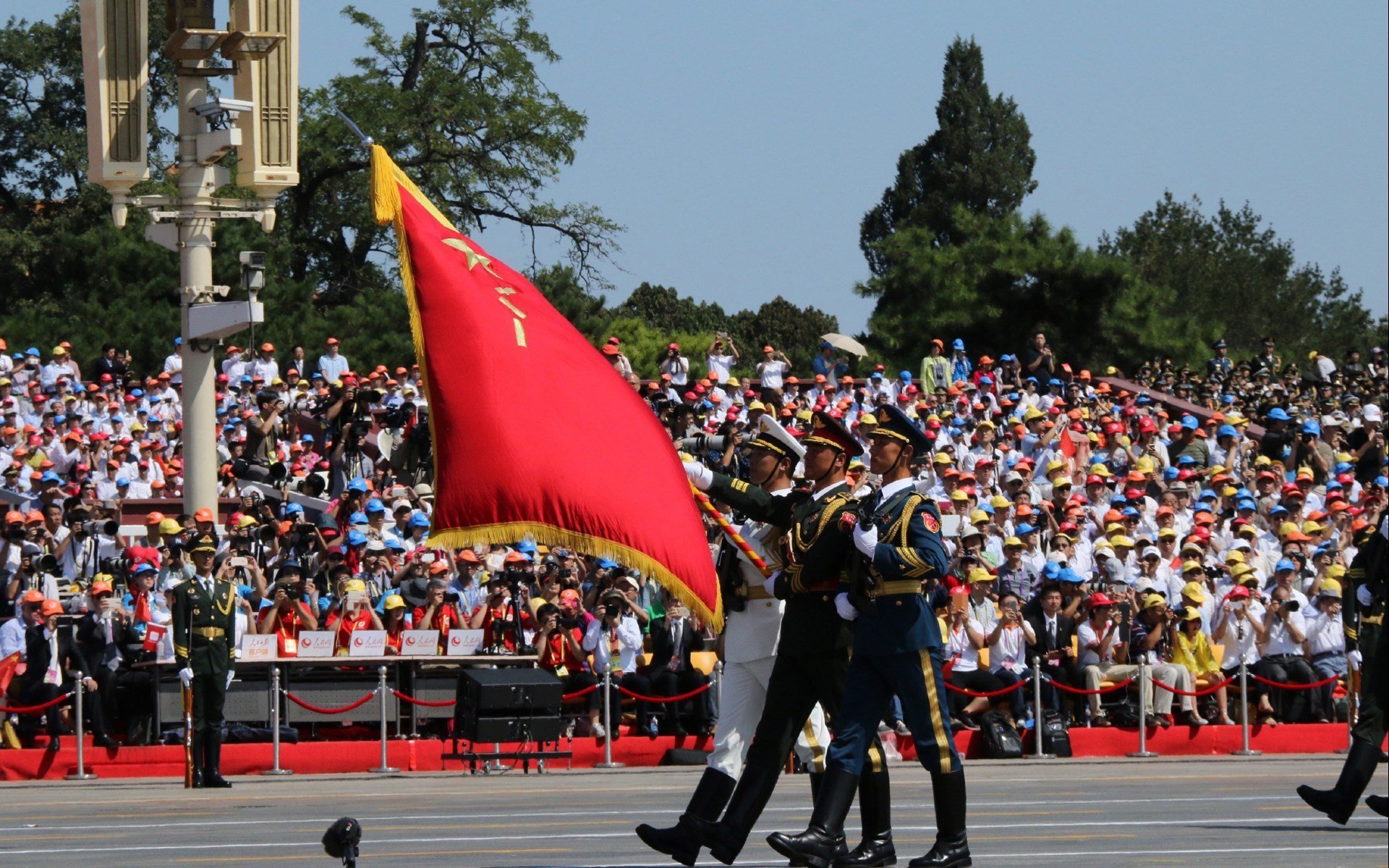 爱游戏-铁壁与孤峰，当日本体系踏平瑞士，范戴克用个人英雄主义重定义欧冠防守美学