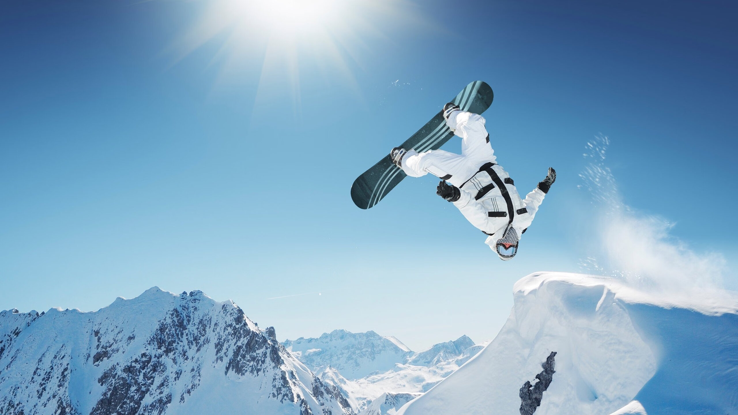 惊天跨界战！辽宁队借将拉文横扫魔术，最后三分钟看呆全球球迷